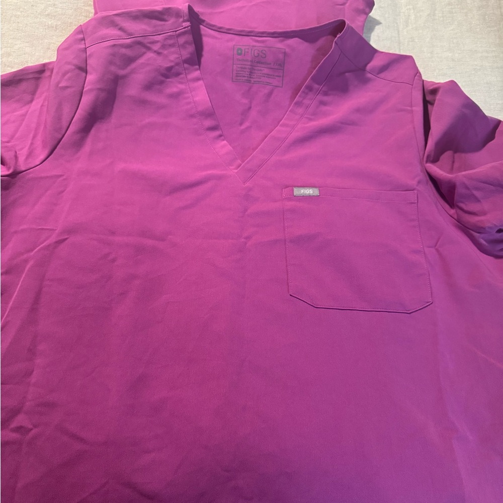 Figs Womens Purple V-Neck Shirt